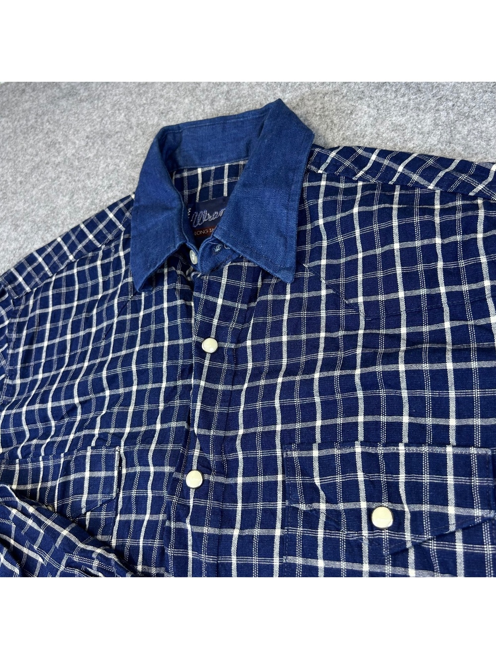 Vintage Wrangler Western Pearl Snap Shirt Size S 14.5-33 X-Long Tails Navy Plaid